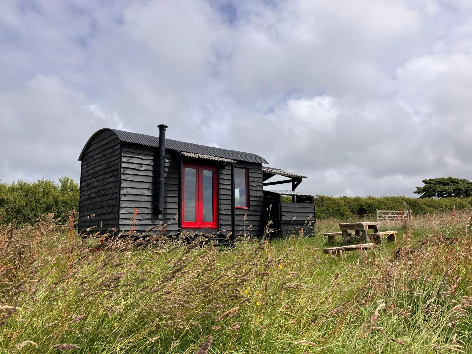 Shepherds Hut In A Private Meadow With Sea Views Hartland Dış mekan fotoğraf